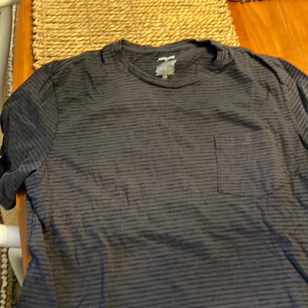 Black stripe pocket tee. Size M. abound brand